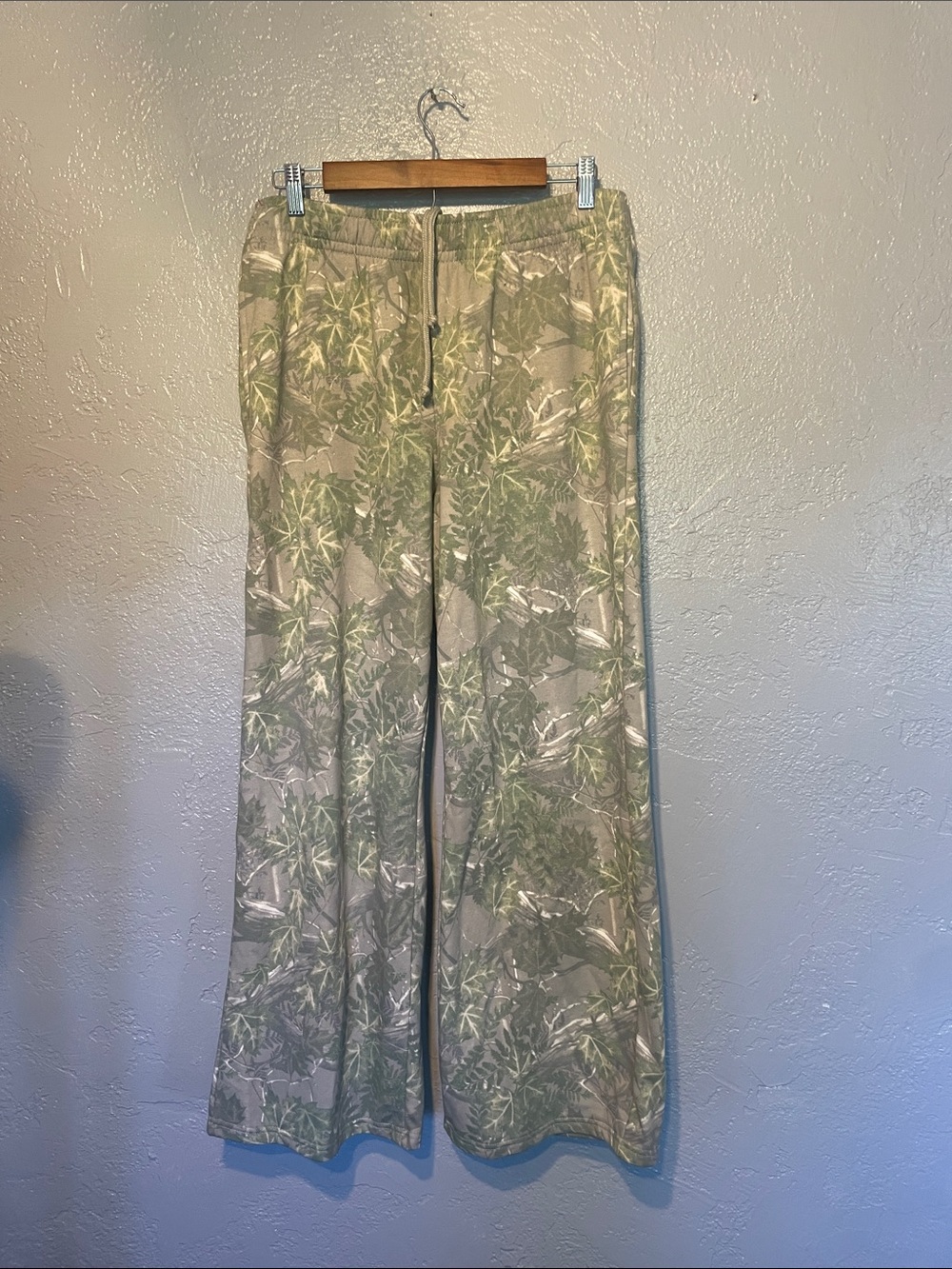 Green Camo Print Lounge Pants sweat pants